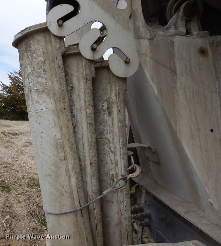 image for item KU9950 2005 Sterling LT9500  ready mix truck