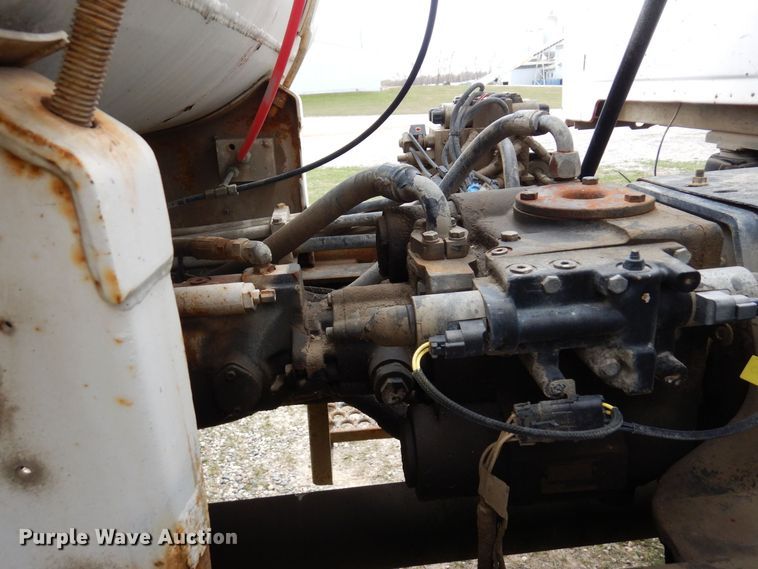 image for item KU9951 2005 Sterling LT9500  ready mix truck