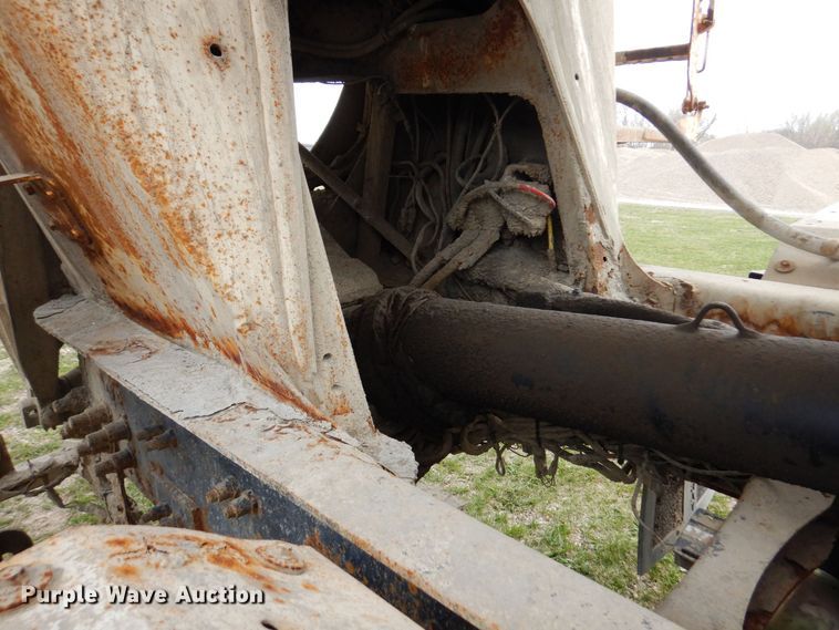 image for item KU9951 2005 Sterling LT9500  ready mix truck