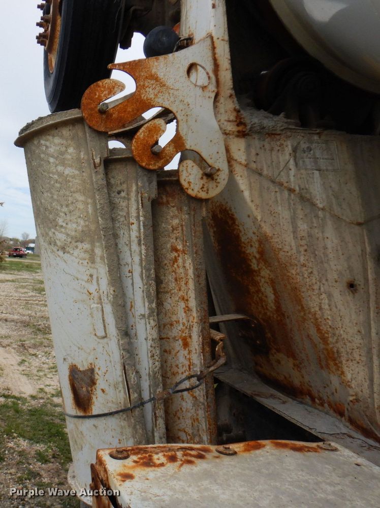 image for item KU9951 2005 Sterling LT9500  ready mix truck