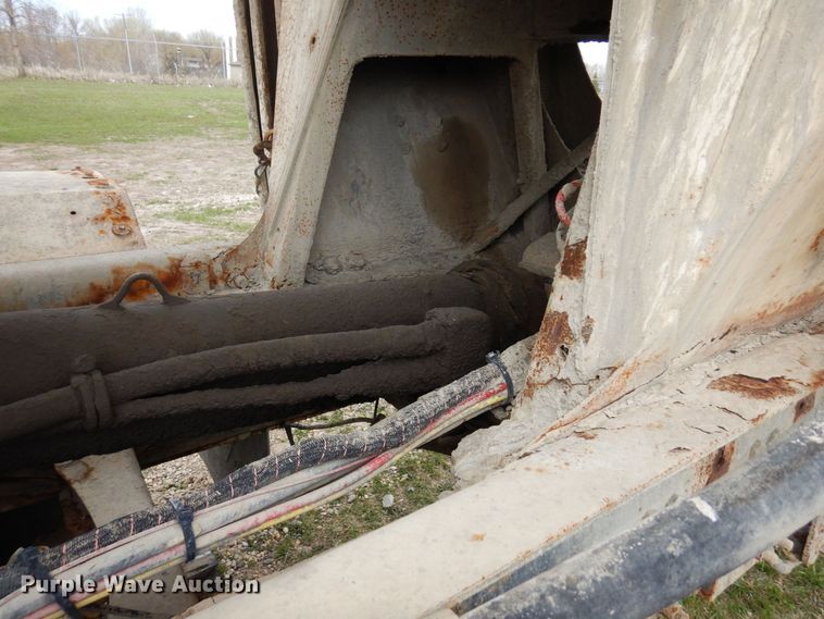 image for item KU9951 2005 Sterling LT9500  ready mix truck