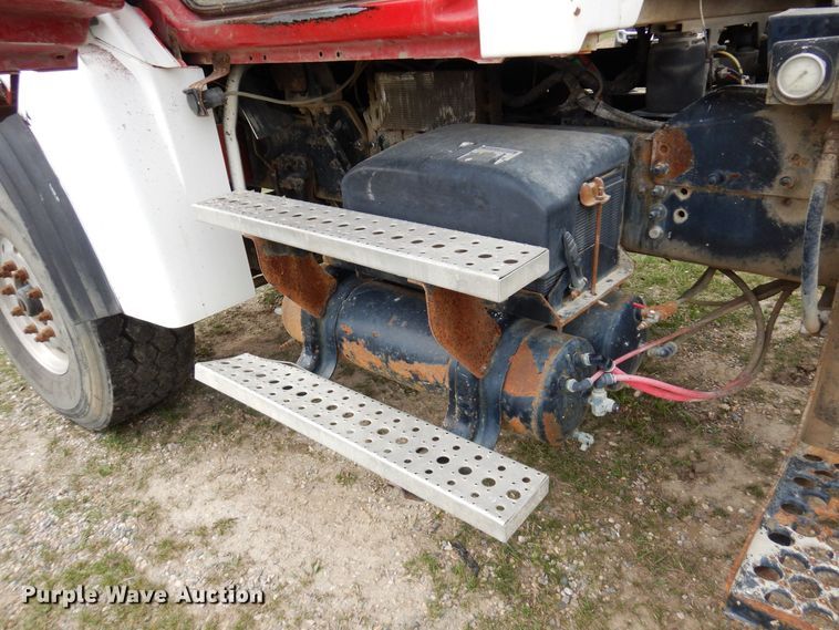 image for item KU9951 2005 Sterling LT9500  ready mix truck