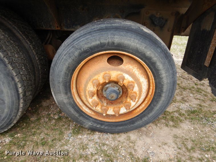 image for item KU9951 2005 Sterling LT9500  ready mix truck