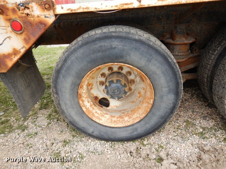 image for item KU9951 2005 Sterling LT9500  ready mix truck