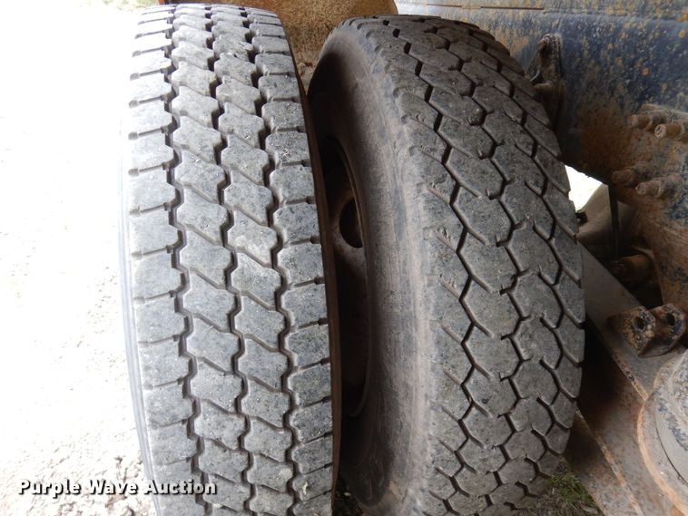 image for item KU9951 2005 Sterling LT9500  ready mix truck