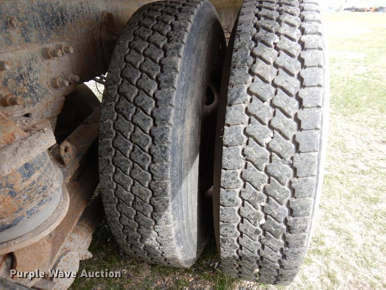 image for item KU9951 2005 Sterling LT9500  ready mix truck