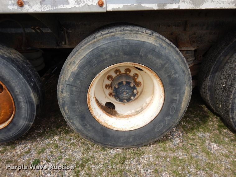 image for item KU9951 2005 Sterling LT9500  ready mix truck