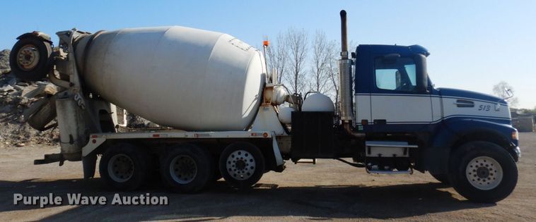 image for item KU9965 2002 Volvo VHD  ready mix truck