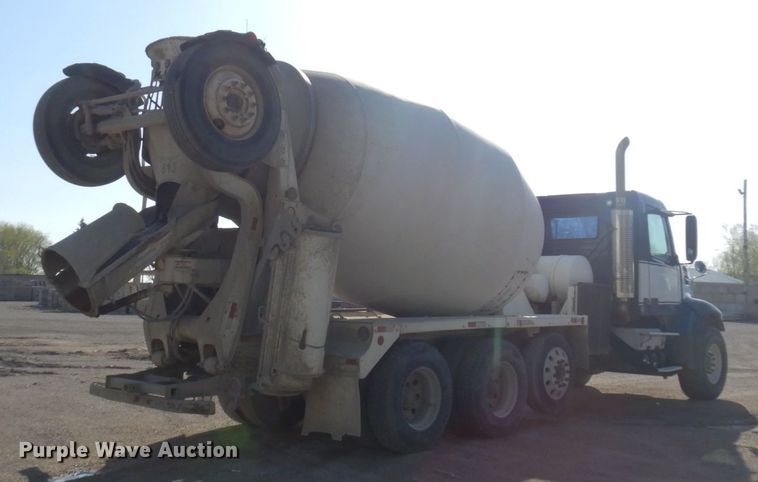 image for item KU9965 2002 Volvo VHD  ready mix truck
