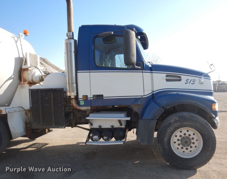 image for item KU9965 2002 Volvo VHD  ready mix truck