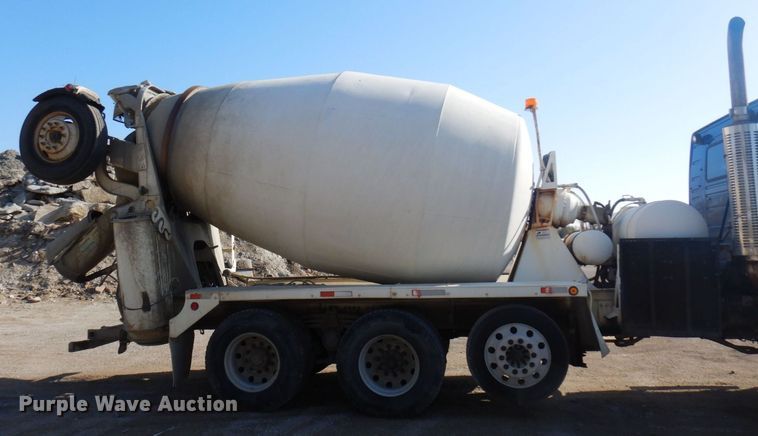 image for item KU9965 2002 Volvo VHD  ready mix truck