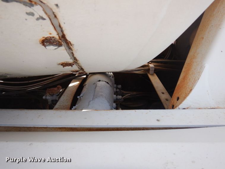 image for item KU9965 2002 Volvo VHD  ready mix truck