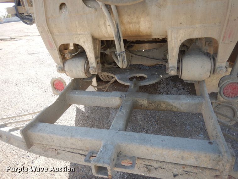 image for item KU9965 2002 Volvo VHD  ready mix truck