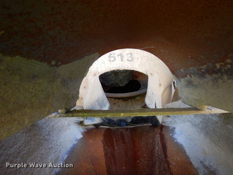 image for item KU9965 2002 Volvo VHD  ready mix truck