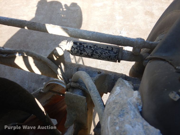 image for item KU9965 2002 Volvo VHD  ready mix truck