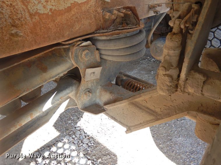 image for item KU9965 2002 Volvo VHD  ready mix truck