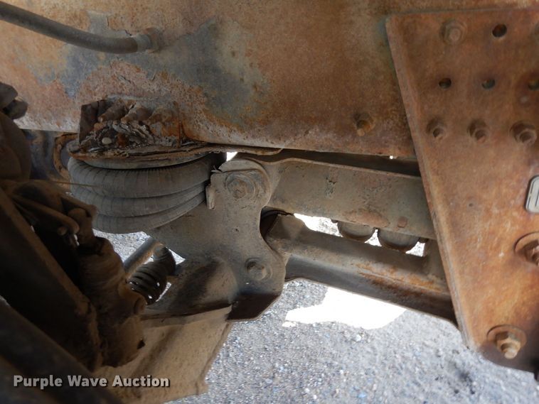 image for item KU9965 2002 Volvo VHD  ready mix truck