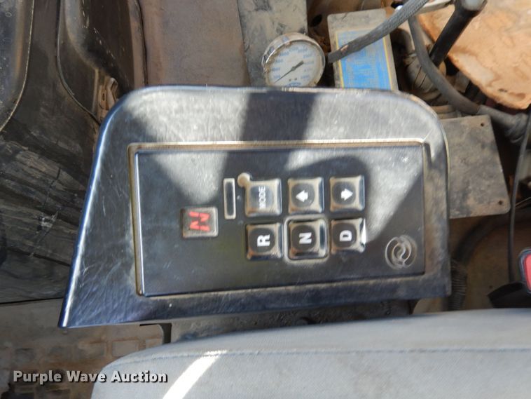 image for item KU9965 2002 Volvo VHD  ready mix truck