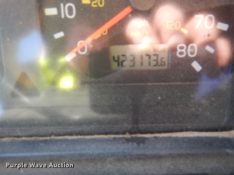 image for item KU9965 2002 Volvo VHD  ready mix truck