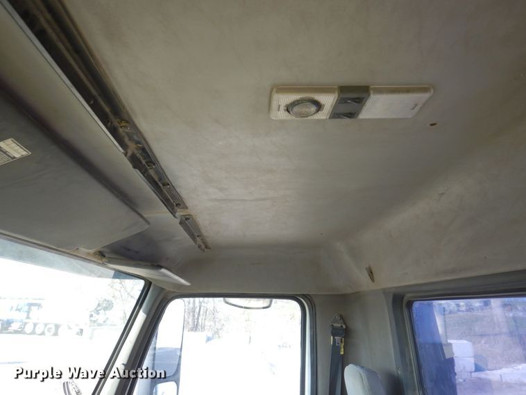 image for item KU9965 2002 Volvo VHD  ready mix truck