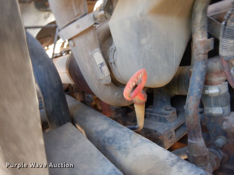 image for item KU9965 2002 Volvo VHD  ready mix truck