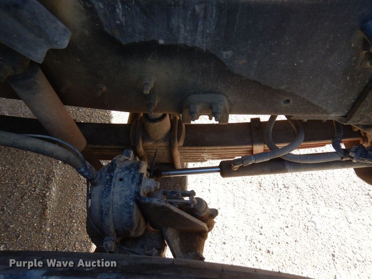 image for item KU9965 2002 Volvo VHD  ready mix truck