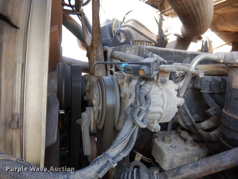 image for item KU9965 2002 Volvo VHD  ready mix truck