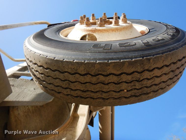 image for item KU9965 2002 Volvo VHD  ready mix truck