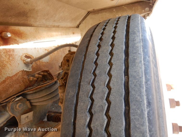 image for item KU9965 2002 Volvo VHD  ready mix truck