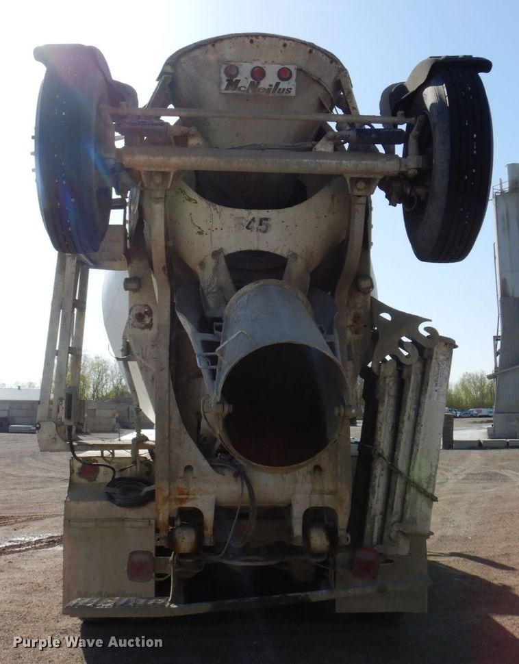 image for item KU9966 2002 Kenworth W900  ready mix truck