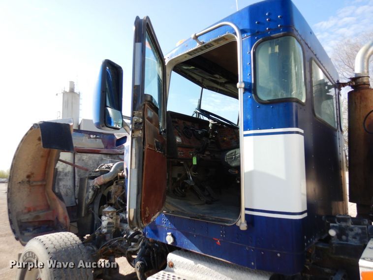 image for item KU9966 2002 Kenworth W900  ready mix truck