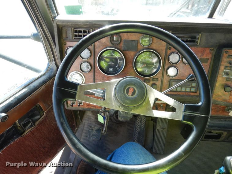 image for item KU9966 2002 Kenworth W900  ready mix truck