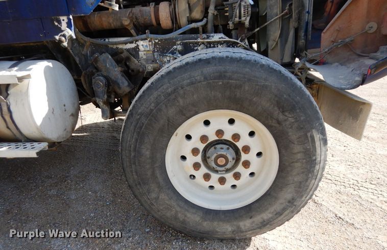 image for item KU9966 2002 Kenworth W900  ready mix truck