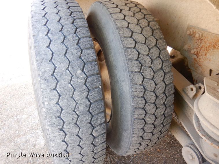 image for item KU9966 2002 Kenworth W900  ready mix truck