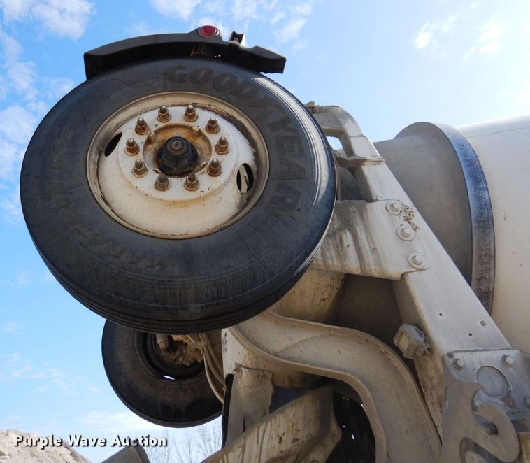 image for item KU9966 2002 Kenworth W900  ready mix truck