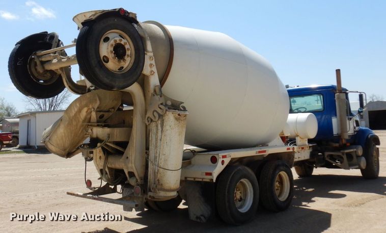 image for item KU9967 2005 Mack CV513  ready mix truck