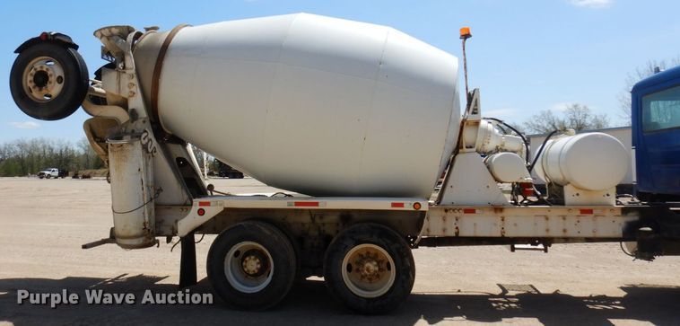 image for item KU9967 2005 Mack CV513  ready mix truck