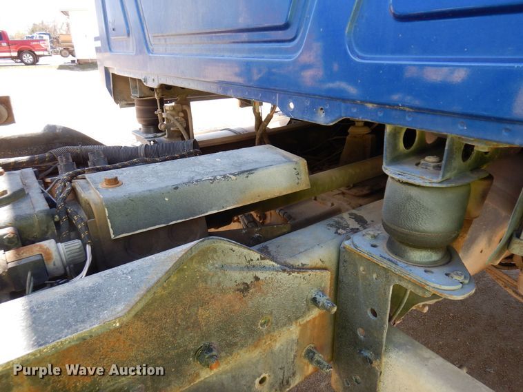 image for item KU9967 2005 Mack CV513  ready mix truck