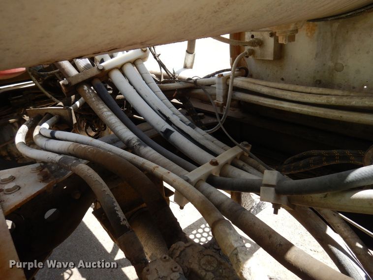 image for item KU9967 2005 Mack CV513  ready mix truck