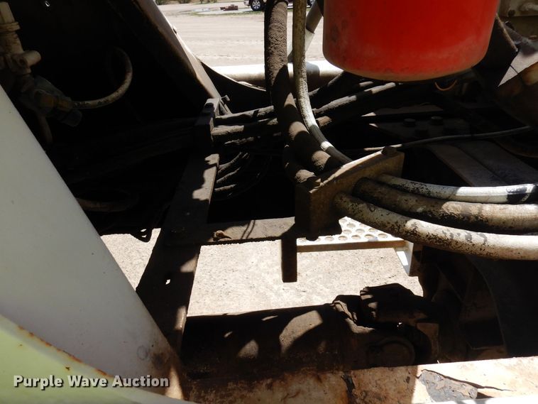 image for item KU9967 2005 Mack CV513  ready mix truck