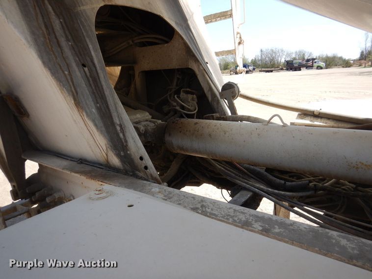 image for item KU9967 2005 Mack CV513  ready mix truck