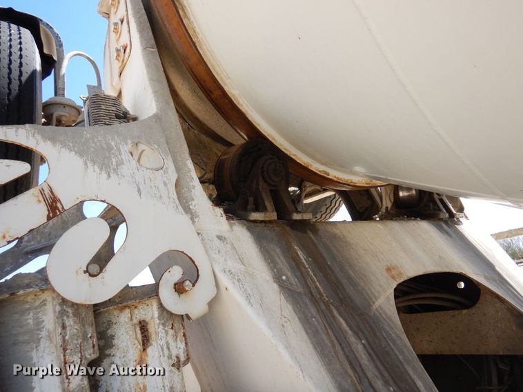 image for item KU9967 2005 Mack CV513  ready mix truck