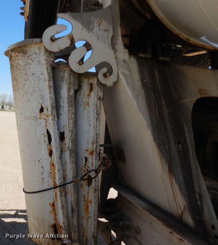 image for item KU9967 2005 Mack CV513  ready mix truck