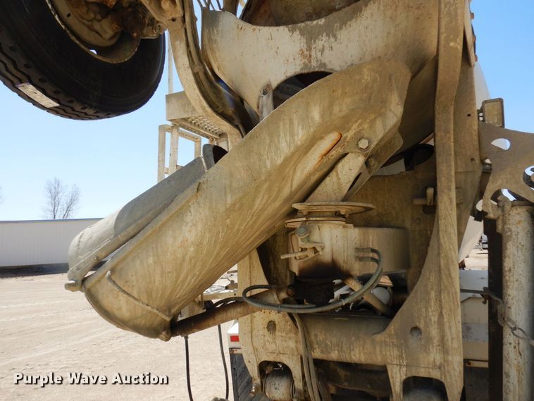 image for item KU9967 2005 Mack CV513  ready mix truck