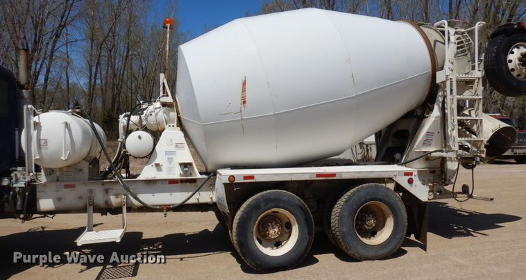 image for item KU9967 2005 Mack CV513  ready mix truck