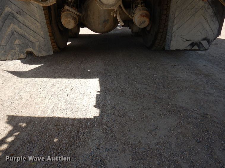 image for item KU9967 2005 Mack CV513  ready mix truck