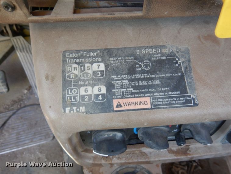 image for item KU9967 2005 Mack CV513  ready mix truck