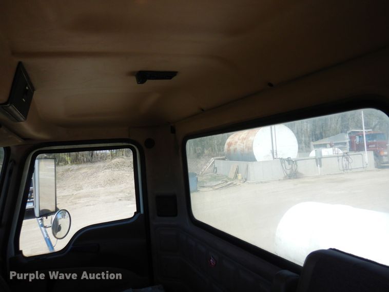 image for item KU9967 2005 Mack CV513  ready mix truck