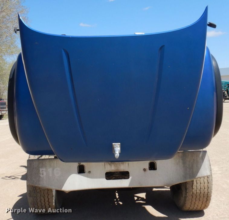 image for item KU9967 2005 Mack CV513  ready mix truck