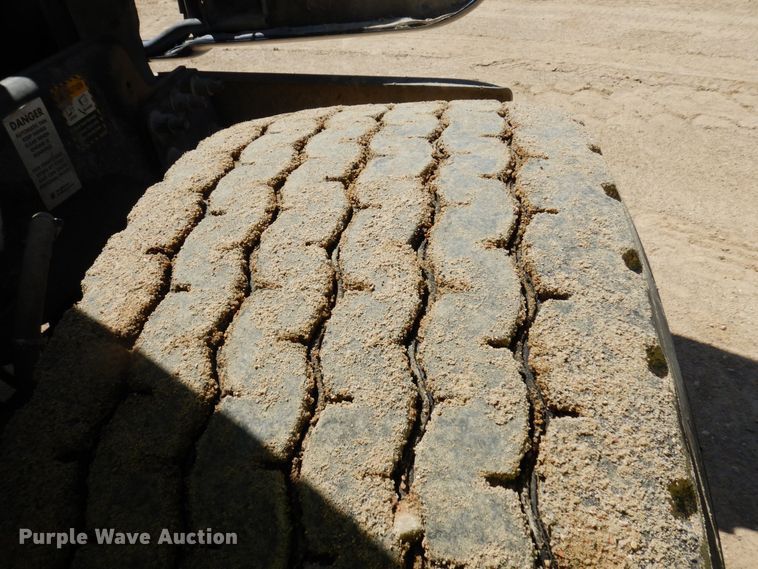 image for item KU9967 2005 Mack CV513  ready mix truck